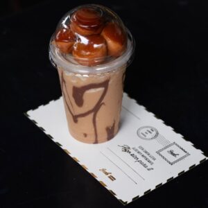 CAFÉ, DONUT BITES + CARTA